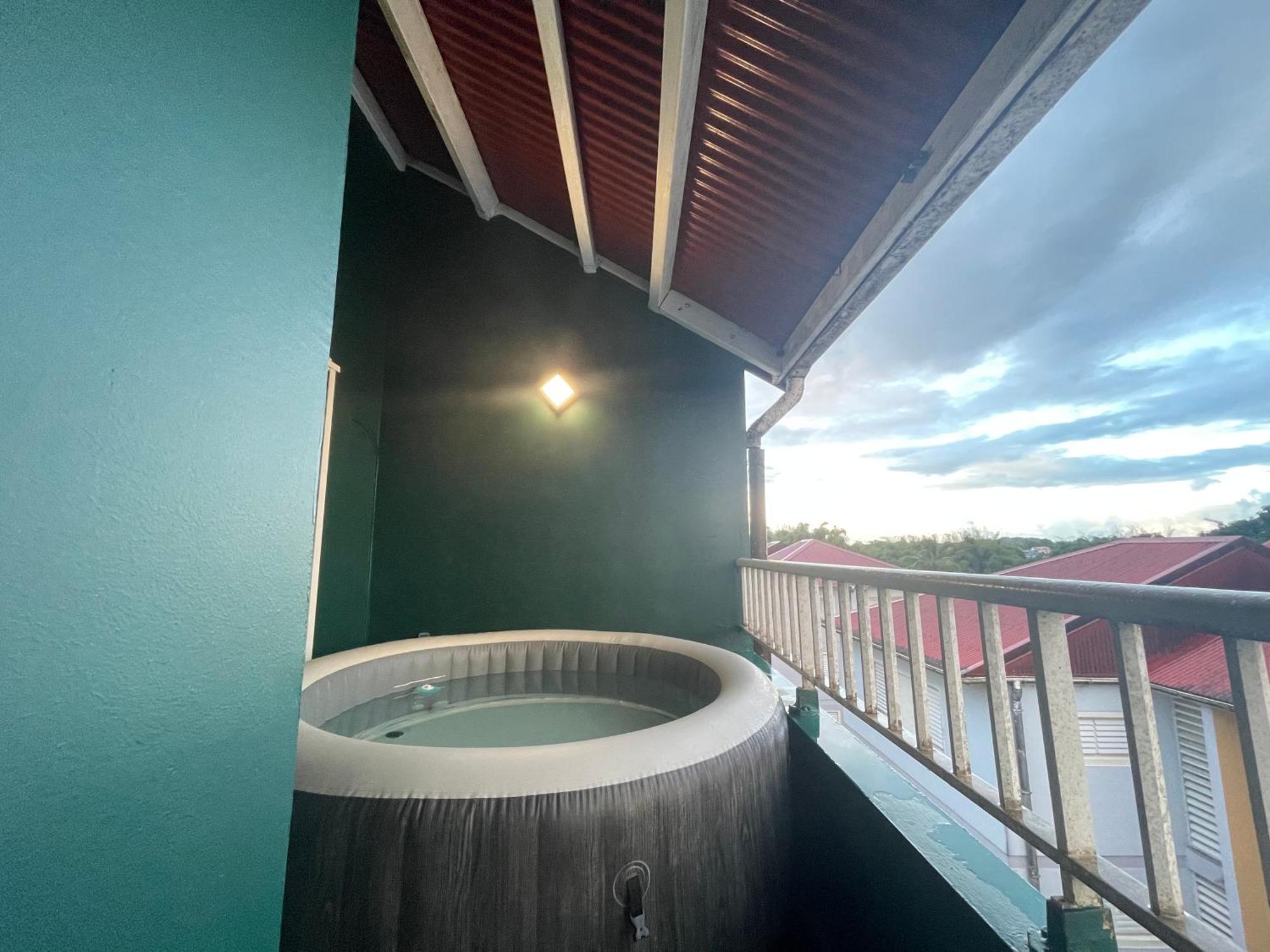 Appart Spa 20 Min Port Croisiere Et Aeroport Sainte-Rose Kültér fotó